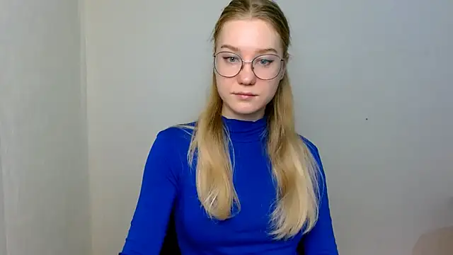 Snapshot of cindi_hot chatting on December 17, 2025, 11:37 am cindi hot online show from December 17, 2025, 11:37 am