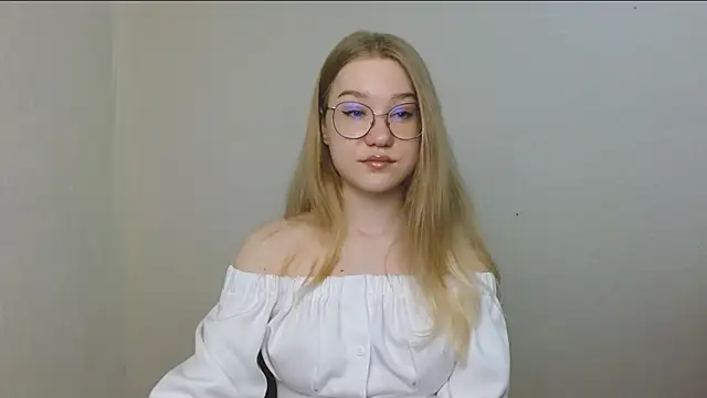 Snapshot of cindi_hot chatting on April 23, 2026, 12:29 pm cindi hot online show from April 23, 2026, 12:29 pm