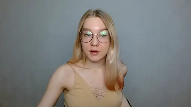 Snapshot of cindi_hot chatting on January 23, 2025, 12:41 pm cindi hot online show from January 23, 2025, 12:41 pm