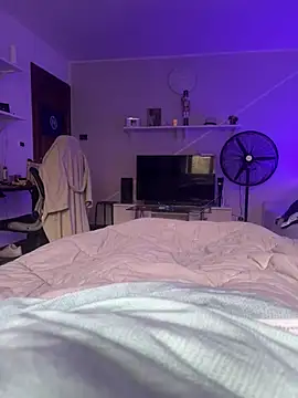 Snapshot of 1ninefellababy chatting on February 22, 2025, 9:34 am 1ninefellababy online show from February 22, 2025, 9:34 am