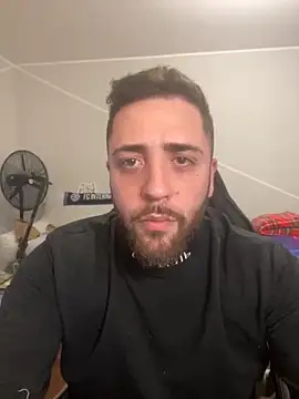 Snapshot of 1ninefellababy chatting on December 3, 2025, 5:23 pm 1ninefellababy online show from December 3, 2025, 5:23 pm