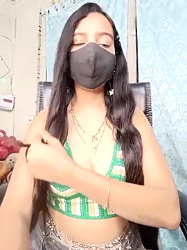 Snapshot of Parinaaz18 chatting on March 5, 2026, 1:24 am Parinaaz18 online show from March 5, 2026, 1:24 am