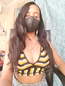 Snapshot of Parinaaz18 chatting on April 23, 2026, 1:34 am Parinaaz18 online show from April 23, 2026, 1:34 am