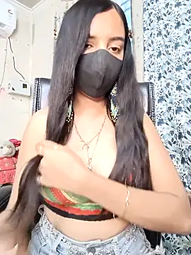 Snapshot of Parinaaz18 chatting on April 13, 2026, 1:15 pm Parinaaz18 online show from April 13, 2026, 1:15 pm