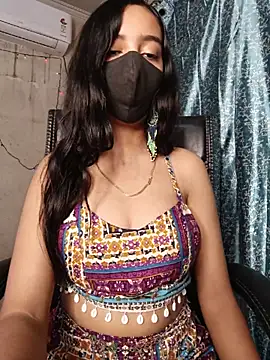 Snapshot of Parinaaz18 chatting on May 5, 2026, 12:46 am Parinaaz18 online show from May 5, 2026, 12:46 am