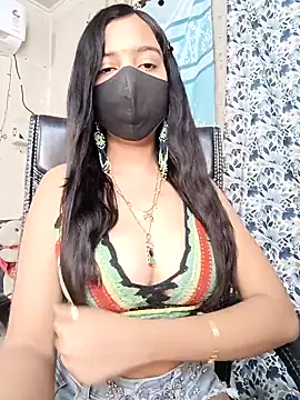 Snapshot of Parinaaz18 chatting on April 13, 2026, 12:47 am Parinaaz18 online show from April 13, 2026, 12:47 am