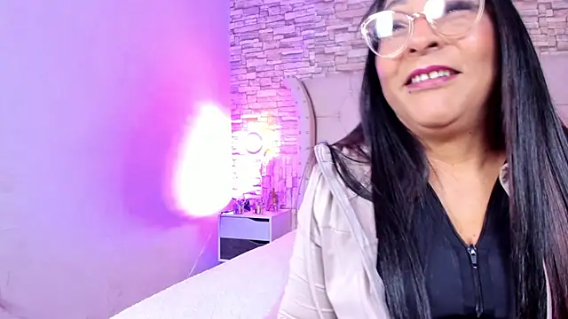 Snapshot of Gina_Myers chatting on March 6, 2026, 12:11 pm Gina Myers online show from March 6, 2026, 12:11 pm