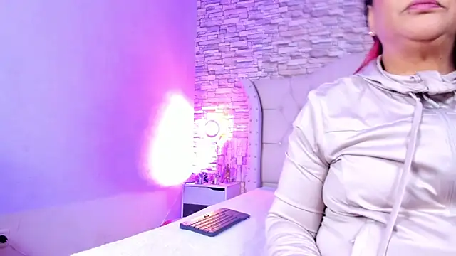 Snapshot of Gina_Myers chatting on March 4, 2026, 11:51 am Gina Myers online show from March 4, 2026, 11:51 am