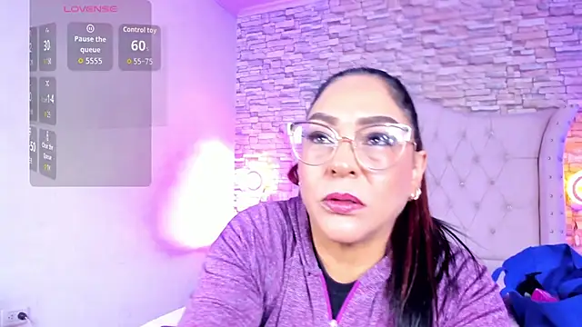 Snapshot of Gina_Myers chatting on March 14, 2026, 12:11 pm Gina Myers online show from March 14, 2026, 12:11 pm