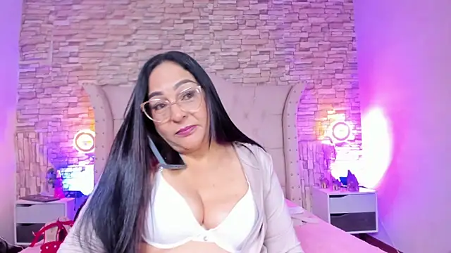 Snapshot of Gina_Myers chatting on February 5, 2026, 12:45 pm Gina Myers online show from February 5, 2026, 12:45 pm