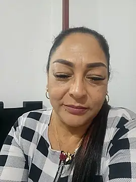 Snapshot of Gina_Myers chatting on April 9, 2026, 3:41 am Gina Myers online show from April 9, 2026, 3:41 am