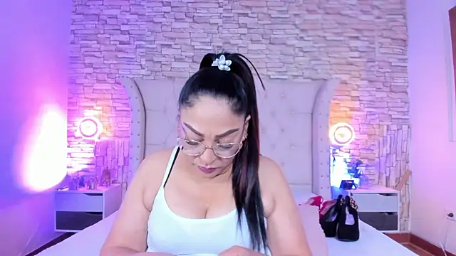 Snapshot of Gina_Myers chatting on March 8, 2026, 12:19 pm Gina Myers online show from March 8, 2026, 12:19 pm