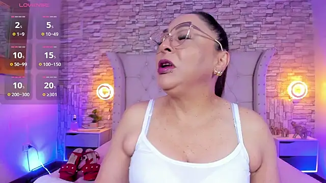 Snapshot of Gina_Myers chatting on April 4, 2026, 11:28 am Gina Myers online show from April 4, 2026, 11:28 am