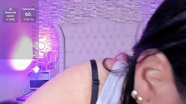 Snapshot of Gina_Myers chatting on March 24, 2026, 12:27 pm Gina Myers online show from March 24, 2026, 12:27 pm