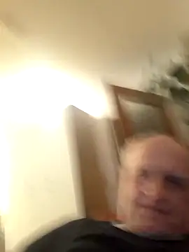 Snapshot of Milkasahne64 chatting on December 18, 2025, 7:50 pm Milkasahne64 online show from December 18, 2025, 7:50 pm