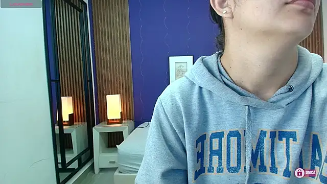 Snapshot of alina_martinelli chatting on September 26, 2025, 12:01 pm alina martinelli online show from September 26, 2025, 12:01 pm