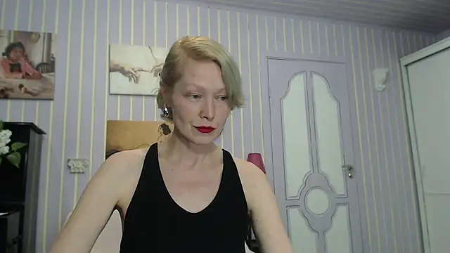 Snapshot of Marquise555 chatting on May 26, 2026, 5:11 pm Marquise555 online show from May 26, 2026, 5:11 pm