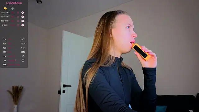 Snapshot of Dream_emma chatting on November 19, 2025, 1:27 am Dream emma online show from November 19, 2025, 1:27 am