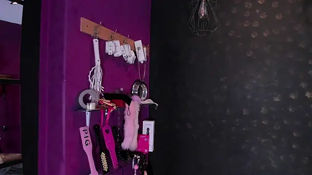 Alexa Slave online show from November 20, 2025, 7:14 pm