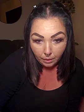 Snapshot of -BonnieBlack- chatting on November 9, 2025, 6:56 pm -BonnieBlack- online show from November 9, 2025, 6:56 pm