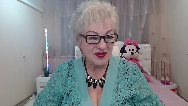 Snapshot of KayleSmoll chatting on September 10, 2025, 6:18 pm KayleSmoll online show from September 10, 2025, 6:18 pm