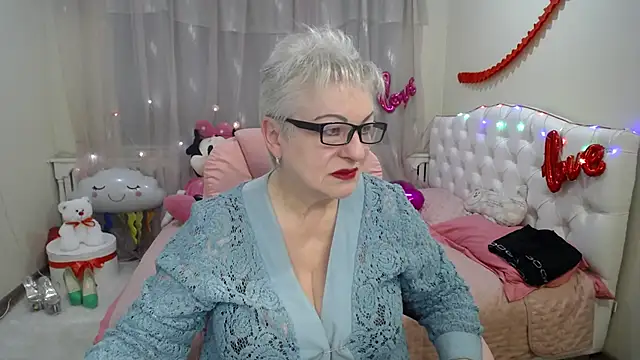 Snapshot of KayleSmoll chatting on March 14, 2025, 7:34 pm KayleSmoll online show from March 14, 2025, 7:34 pm