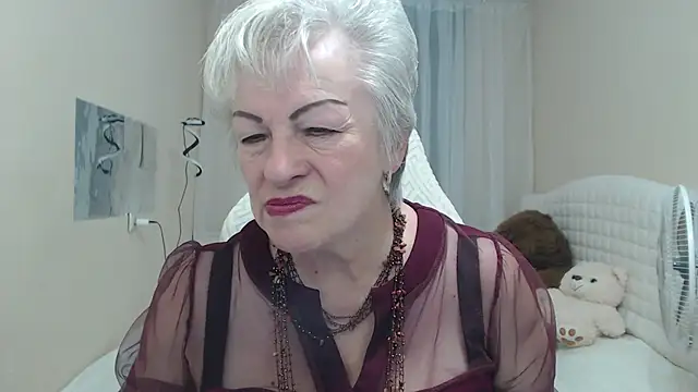 Snapshot of KayleSmoll chatting on September 9, 2025, 6:28 pm KayleSmoll online show from September 9, 2025, 6:28 pm