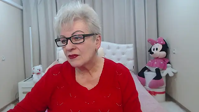 Snapshot of KayleSmoll chatting on February 16, 2026, 7:34 pm KayleSmoll online show from February 16, 2026, 7:34 pm