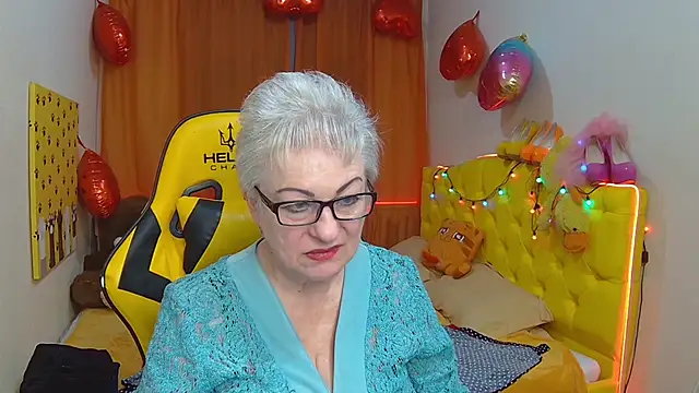 Snapshot of KayleSmoll chatting on March 23, 2025, 4:38 am KayleSmoll online show from March 23, 2025, 4:38 am