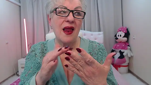 Snapshot of KayleSmoll chatting on April 28, 2026, 2:27 am KayleSmoll online show from April 28, 2026, 2:27 am
