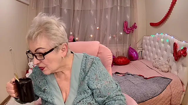 Snapshot of KayleSmoll chatting on March 20, 2025, 1:46 am KayleSmoll online show from March 20, 2025, 1:46 am