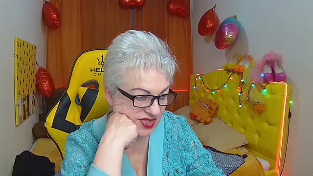 Snapshot of KayleSmoll chatting on March 23, 2025, 1:31 am KayleSmoll online show from March 23, 2025, 1:31 am