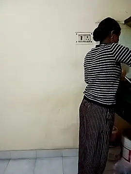 Very-Hot-Couple online show from February 24, 2025, 3:31 pm