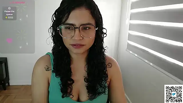 Snapshot of cinnamon_rosa chatting on October 12, 2025, 8:43 pm cinnamon rosa online show from October 12, 2025, 8:43 pm