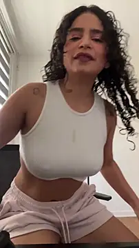 Snapshot of cinnamon_rosa chatting on December 15, 2025, 8:58 pm cinnamon rosa online show from December 15, 2025, 8:58 pm