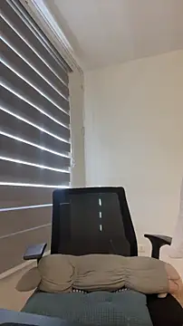 Snapshot of cinnamon_rosa chatting on December 17, 2025, 8:36 pm cinnamon rosa online show from December 17, 2025, 8:36 pm