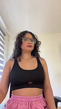 Snapshot of cinnamon_rosa chatting on December 21, 2025, 7:15 pm cinnamon rosa online show from December 21, 2025, 7:15 pm