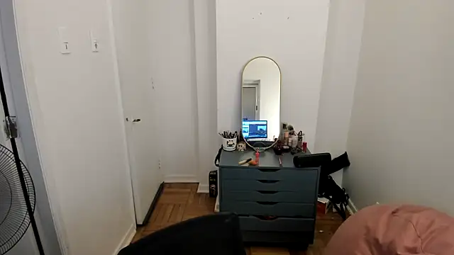 Snapshot of cinnamon_rosa chatting on February 12, 2025, 12:37 am cinnamon rosa online show from February 12, 2025, 12:37 am