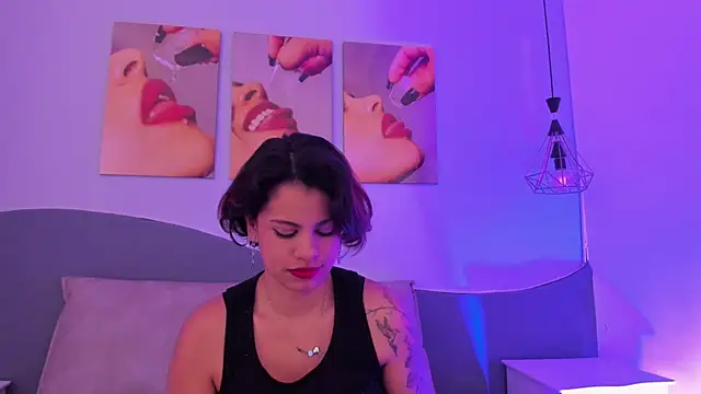 Snapshot of MarianaSanz chatting on February 6, 2026, 1:29 pm MarianaSanz online show from February 6, 2026, 1:29 pm