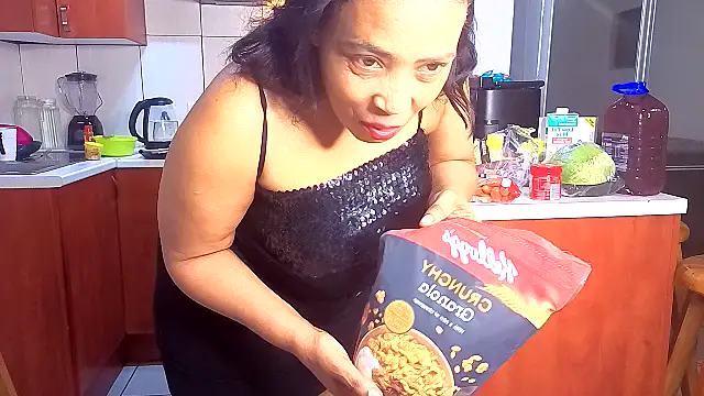 Snapshot of GiantBootyMilf chatting on October 7, 2025, 7:59 pm GiantBootyMilf online show from October 7, 2025, 7:59 pm