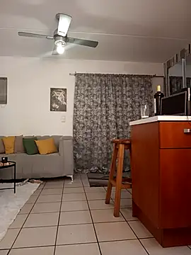 Snapshot of GiantBootyMilf chatting on December 14, 2025, 10:26 pm GiantBootyMilf online show from December 14, 2025, 10:26 pm