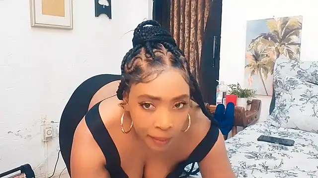 GiantBootyMilf online show from May 17, 2026, 4:56 am