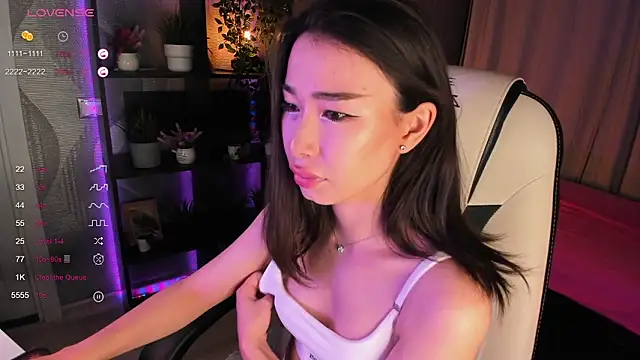 Snapshot of sensualily chatting on September 30, 2025, 4:13 pm sensualily online show from September 30, 2025, 4:13 pm