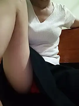 YunLem online show from May 16, 2026, 2:10 am