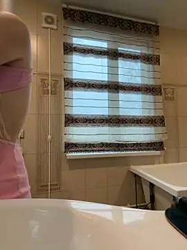 -RIVIERA- online show from December 2, 2025, 6:59 am