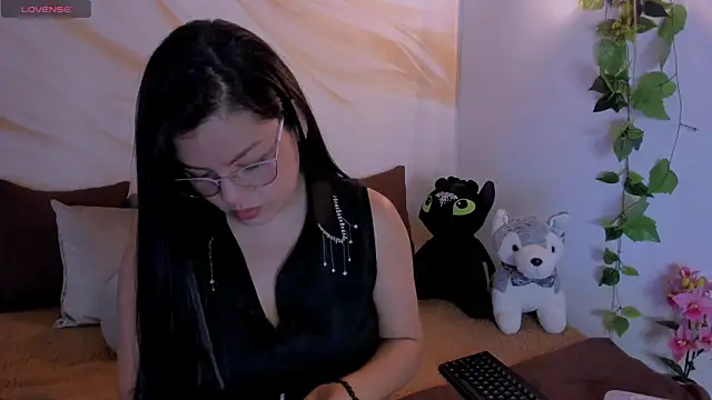 Snapshot of CherryBlossomm_ chatting on November 11, 2025, 11:09 pm CherryBlossomm online show from November 11, 2025, 11:09 pm