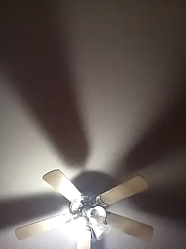 Snapshot of goodboybaddaddy chatting on March 14, 2025, 1:02 pm goodboybaddaddy online show from March 14, 2025, 1:02 pm