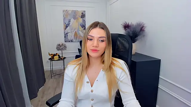 SelenaeMoore online show from February 26, 2026, 4:34 am