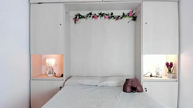 Snapshot of KendallRosse1 chatting on February 17, 2026, 11:51 am KendallRosse1 online show from February 17, 2026, 11:51 am