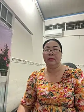 Snapshot of NDith chatting on October 20, 2025, 9:59 pm NDith online show from October 20, 2025, 9:59 pm